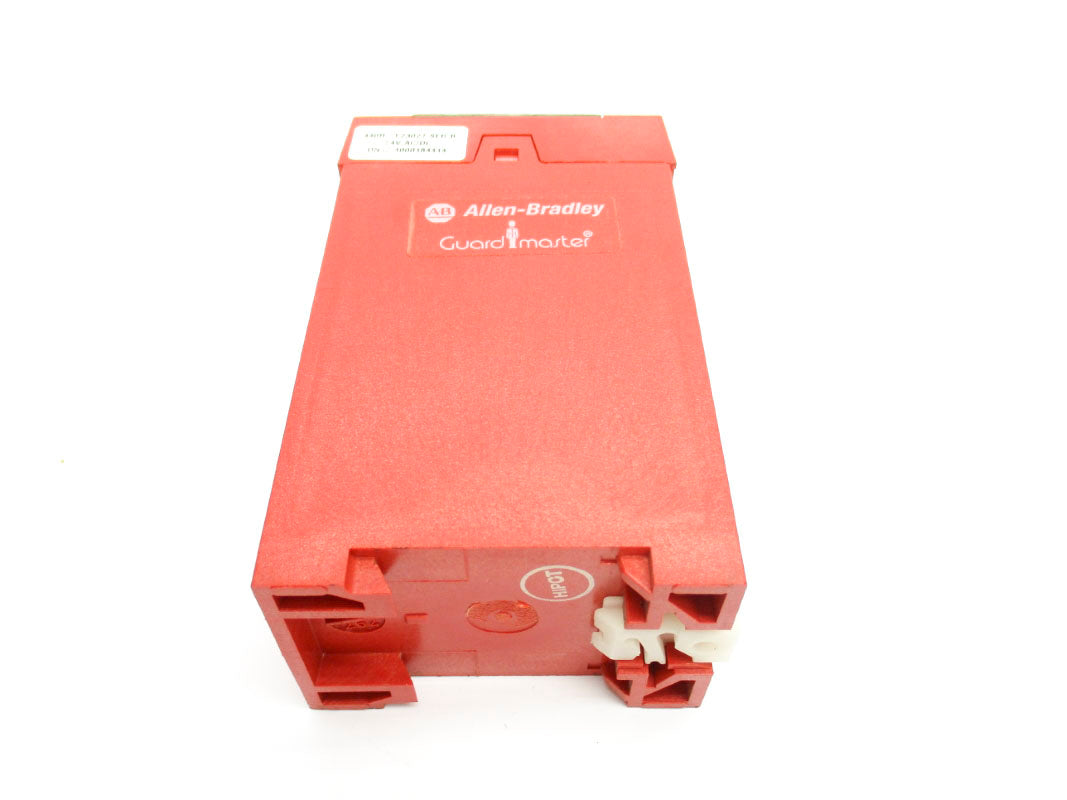 ALLEN BRADLEY 440R-F23027 SER. B 24VAC/DC UNMP