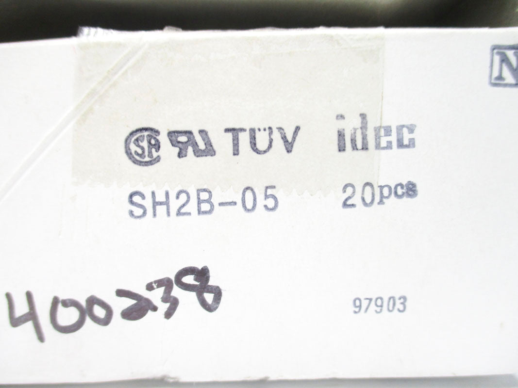 IDEC SH2B-05 10A 300V (PKG OF 20) NSMP