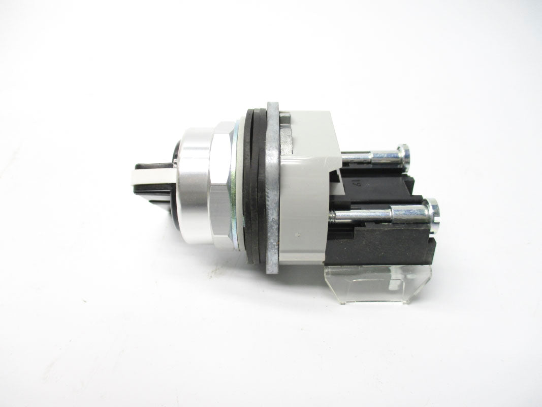 ALLEN BRADLEY 800T-H17A SER. T (WH) NSMP