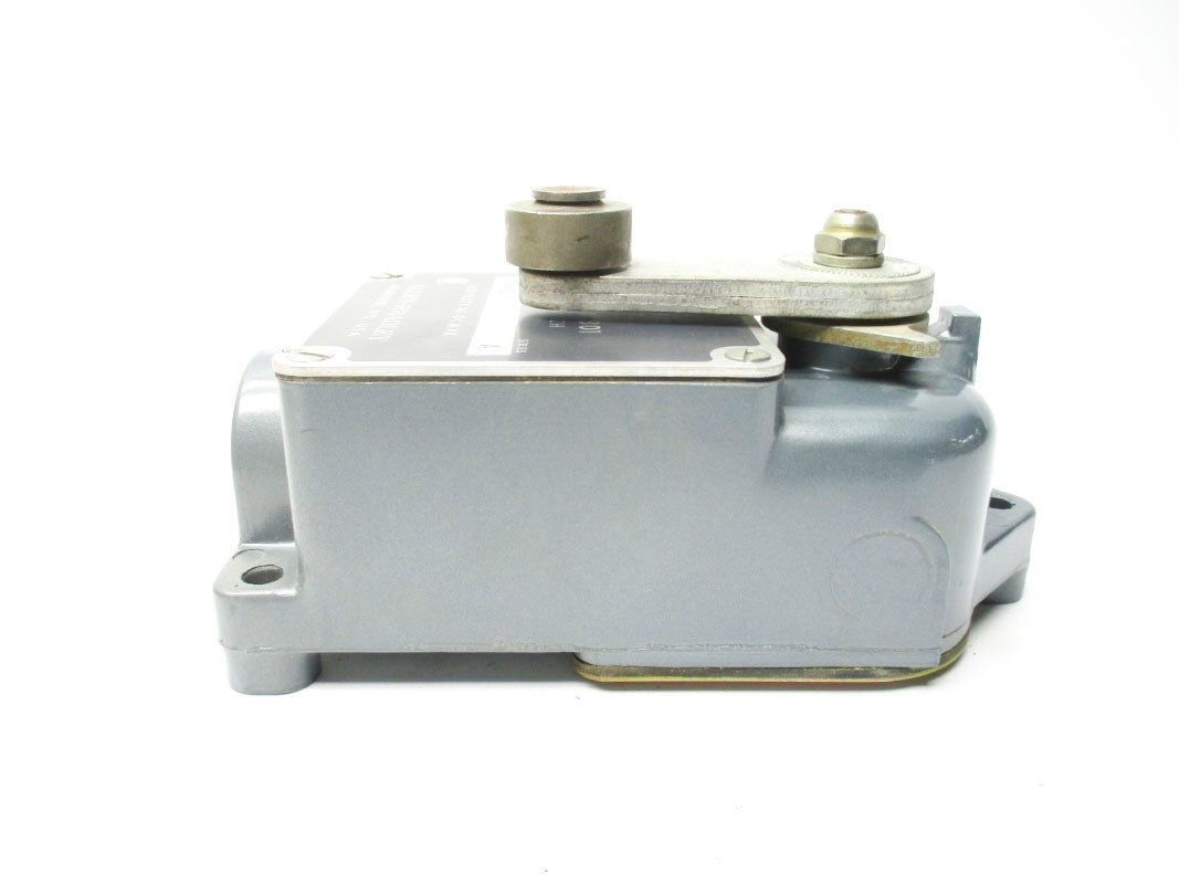 ALLEN BRADLEY 801-ASC17 SER. A 600VAC/DC (BR/YL) NSMP
