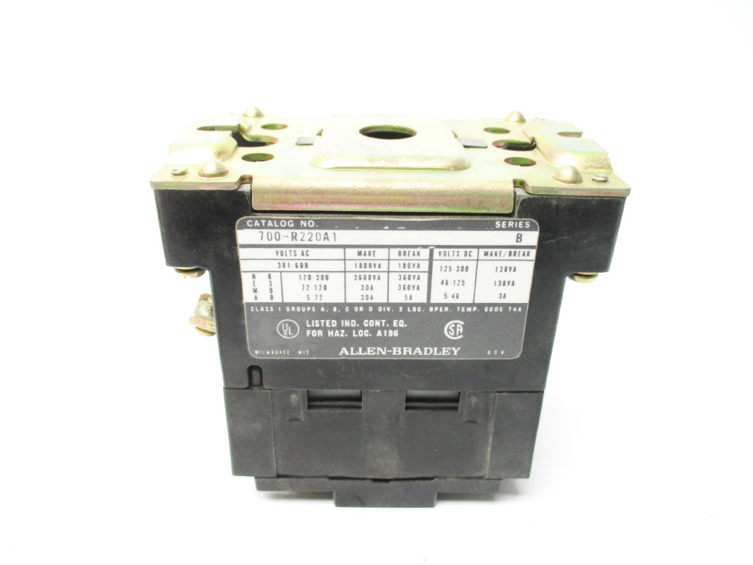 ALLEN BRADLEY 700-R220A1 SER. B 110/120V 30A (BK/YL) NSMP