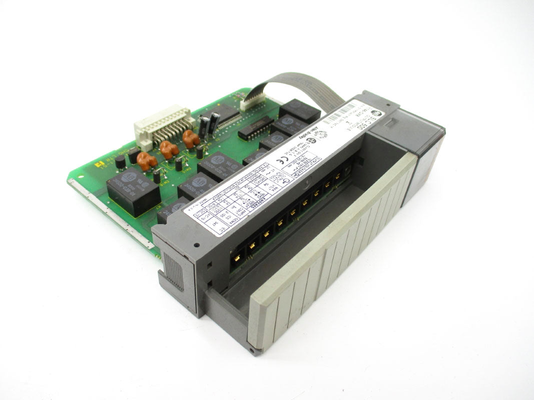 ALLEN BRADLEY 1746-OX8 SER. A 10-250VAC (NO TERMINAL) UNMP