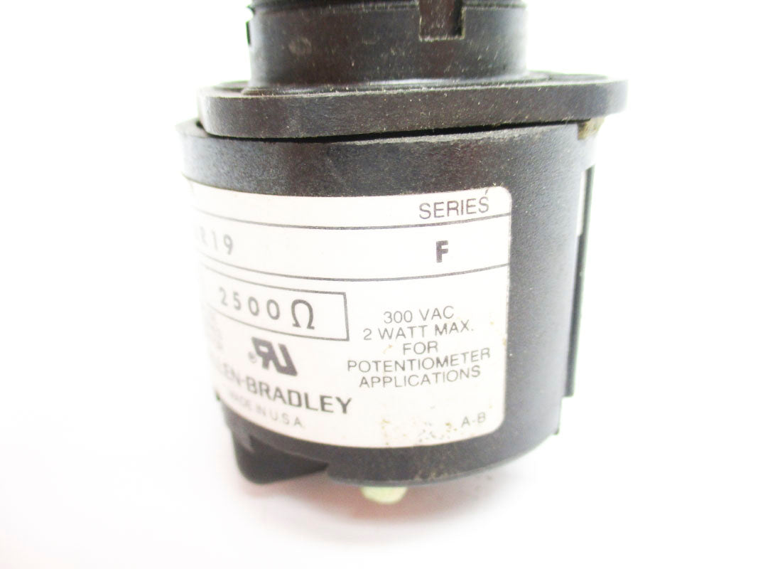 ALLEN BRADLEY 800H-UR19 SER. F 300VAC UNMP