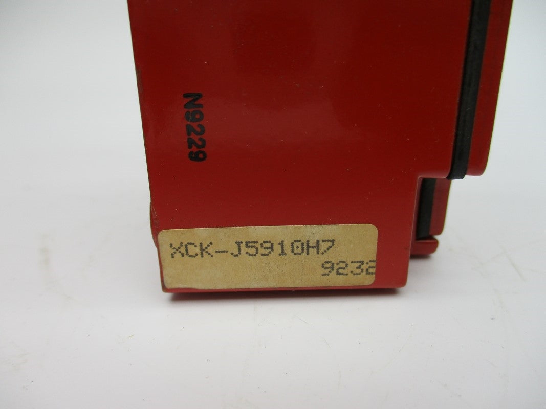 TELEMECANIQUE XCK-J5910H7 380V 10A NSNP