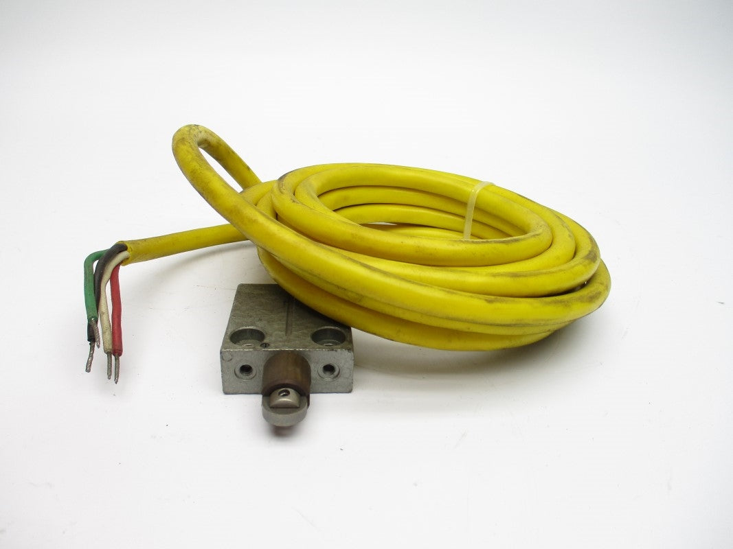TELEMECANIQUE MS02S04-00 125/250VAC 5A UNMP