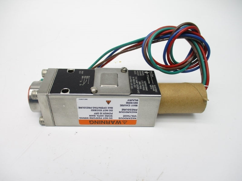 ITT 122P82C6442 125/250VAC 11A 2000PSI NSNP