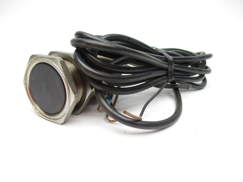 TELEMECANIQUE XS1M30PA370 12-48V NSNP
