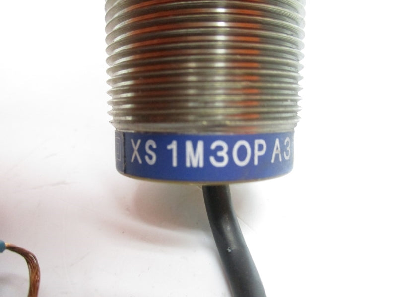 TELEMECANIQUE XS1M30PA370 12-48V NSNP