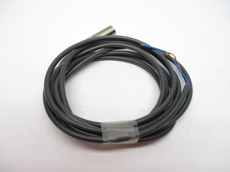 OMRON E2E-X3D1-N 12-24VDC NSNP