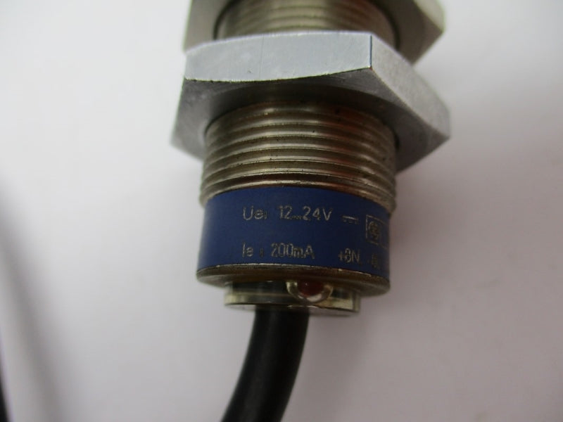 TELEMECANIQUE XS1N18PA340 12-24V UNMP