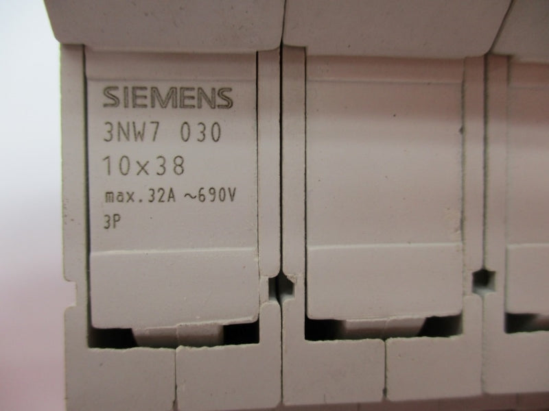 SIEMENS 3NW7030 690V 32A NSNP