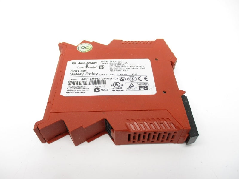 ALLEN BRADLEY 440R-EM4R2 SER. A 24VDC 2A NSNP