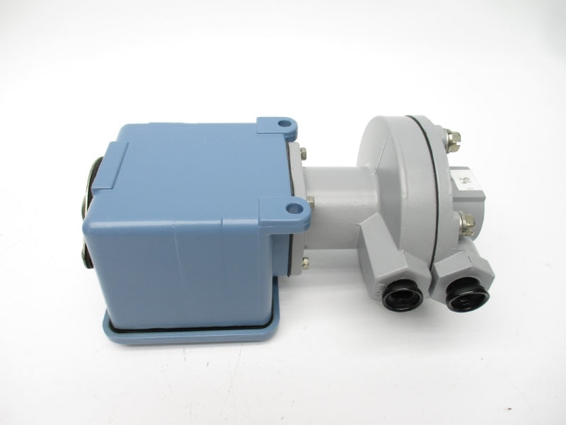 UNITED ELECTRIC CONTROLS H105K-14158 480VAC 15A 225PSI NSNP