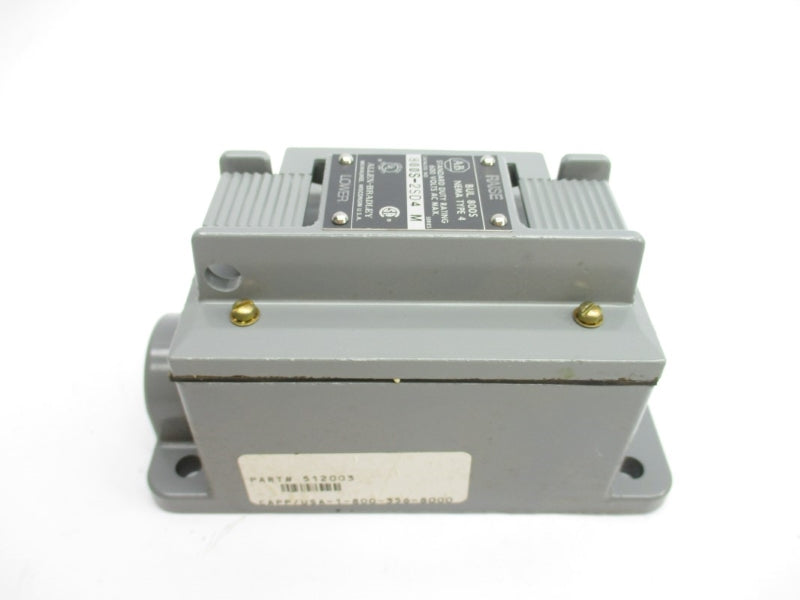 ALLEN BRADLEY 800S-2SD4 SER. M 600VAC (BR/WH) NSMP