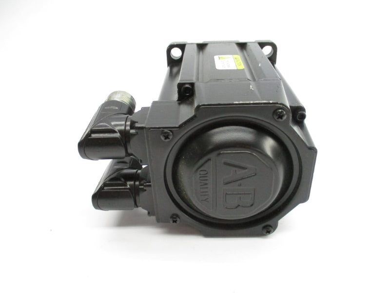 ALLEN BRADLEY MPL-B420P-SJ72AA SER. A 6.4A NSNP