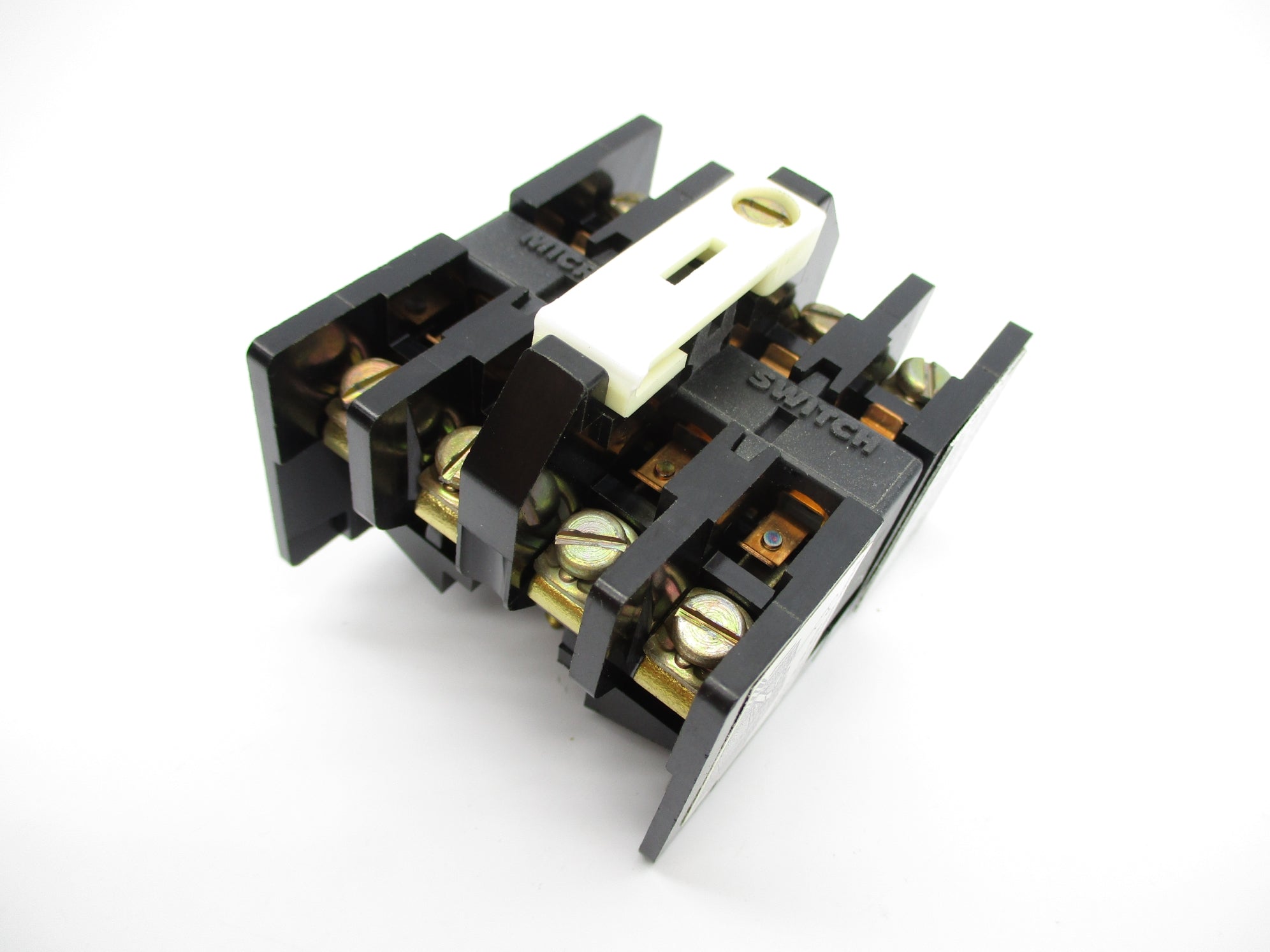 MICRO SWITCH RYAA40 600VAC 10A NSMP