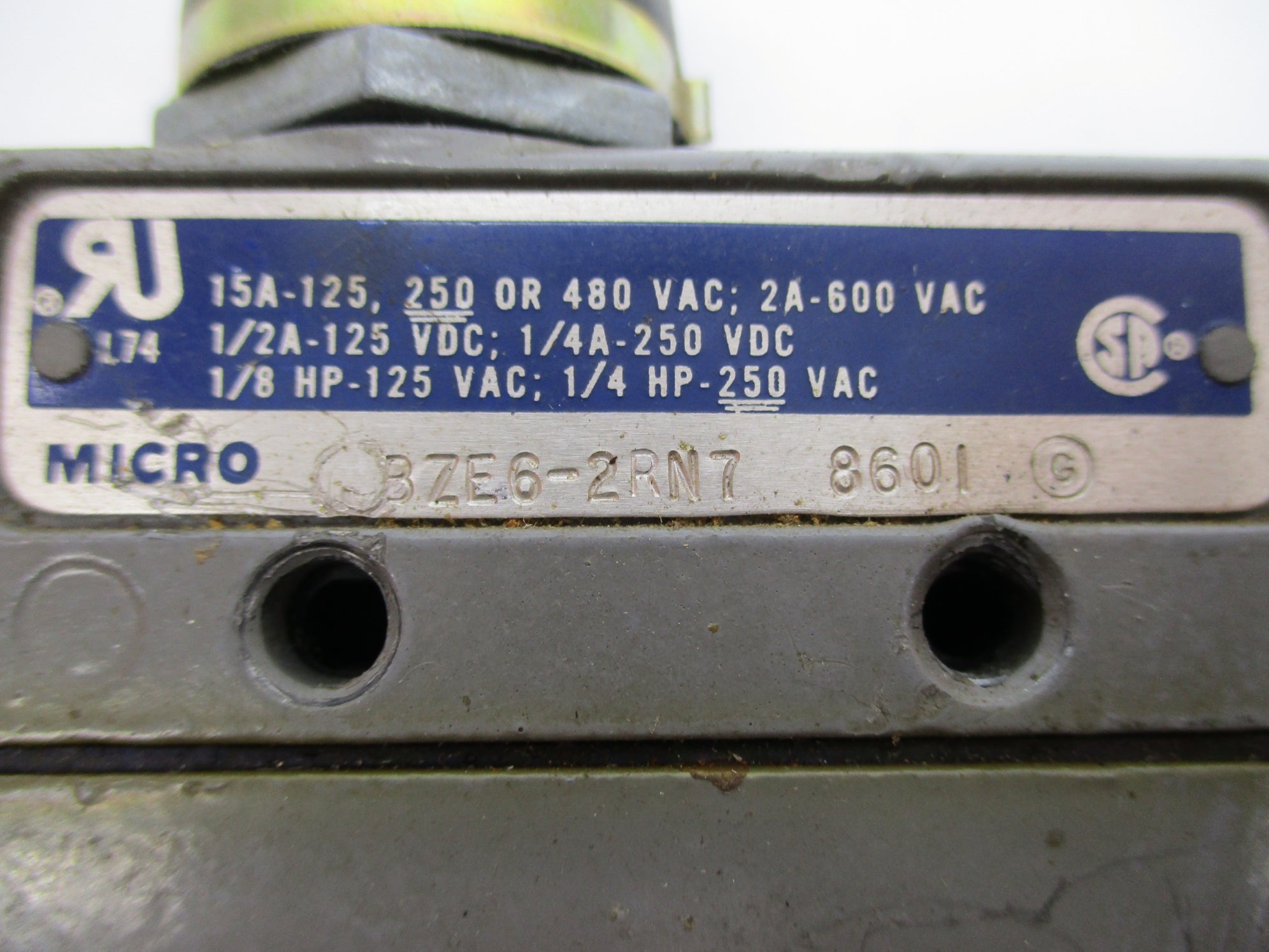 MICRO SWITCH BZE6-2RN7 (GREY) UNMP