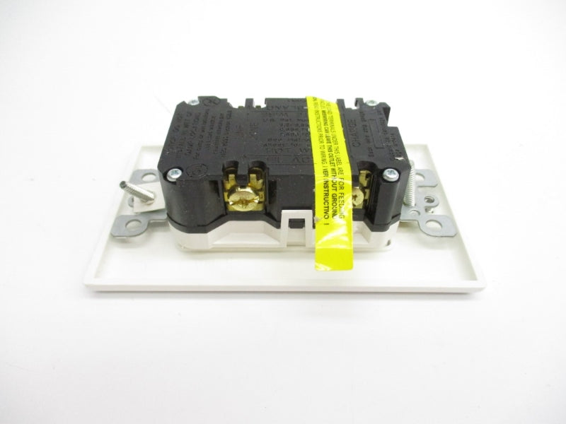 LEVITON N7599-W 125V 20A NSMP