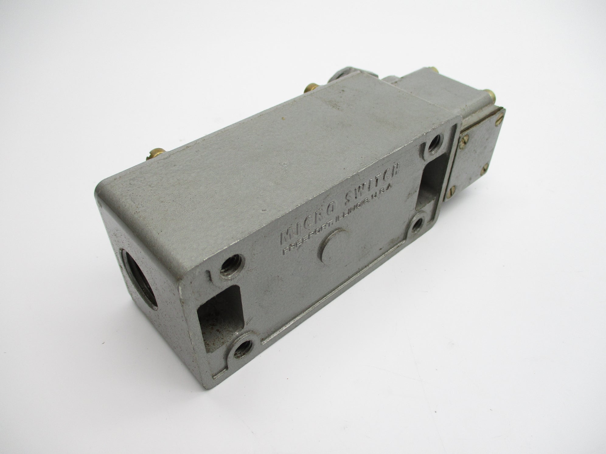 MICRO SWITCH 51ML10 600VAC 20A (GREY) UNMP
