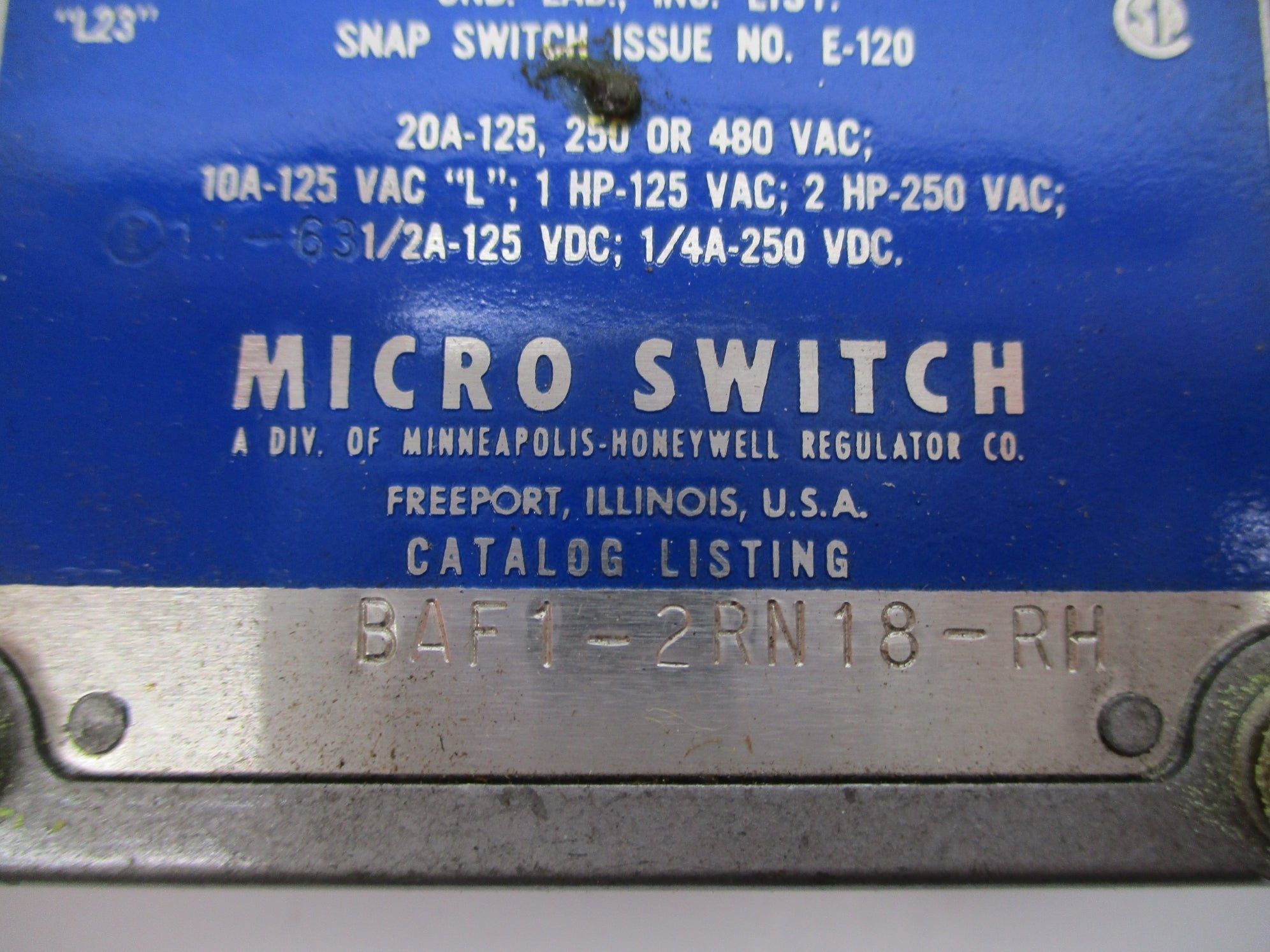 MICROSWITCH BAF1-2RN18-RH (GREY) NSNP