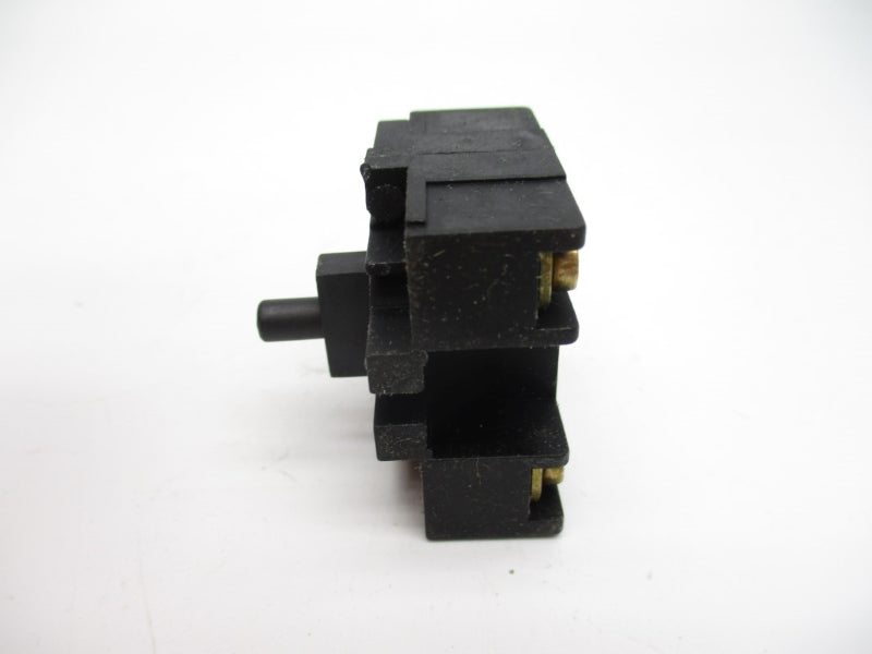 TELEMECANIQUE XES-B2011 600V 10A NSNP