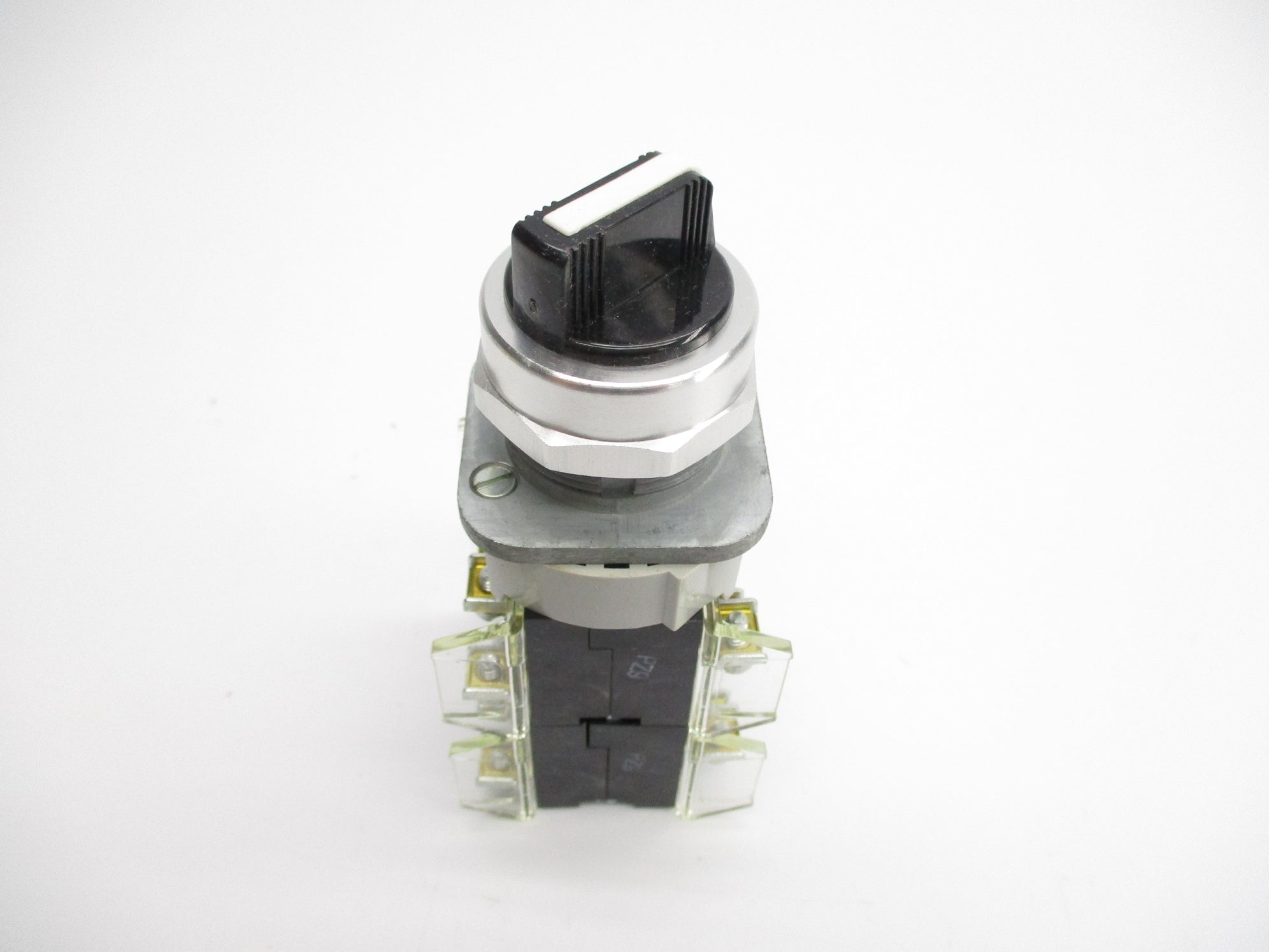 ALLEN BRADLEY 800T-J2KC7C SER. T (WH) NSMP