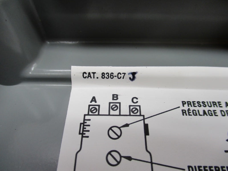 ALLEN BRADLEY 836-C7J SER. CB 4-150PSI (BR/WH) NSMP