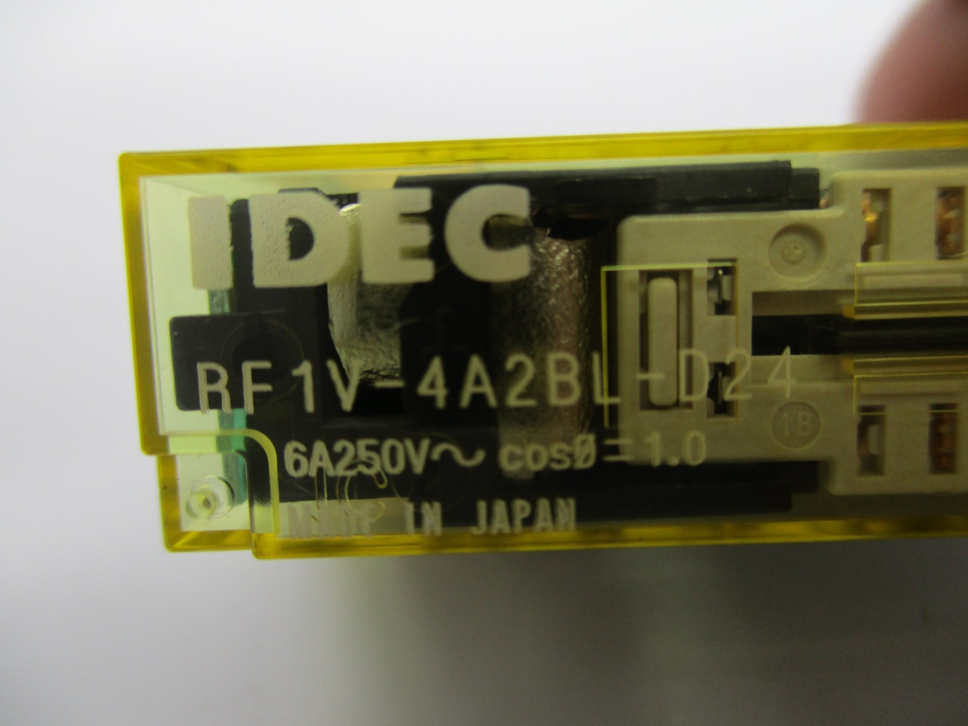 IDEC RF1V-4A2BL-D24 250V 6A NSNP