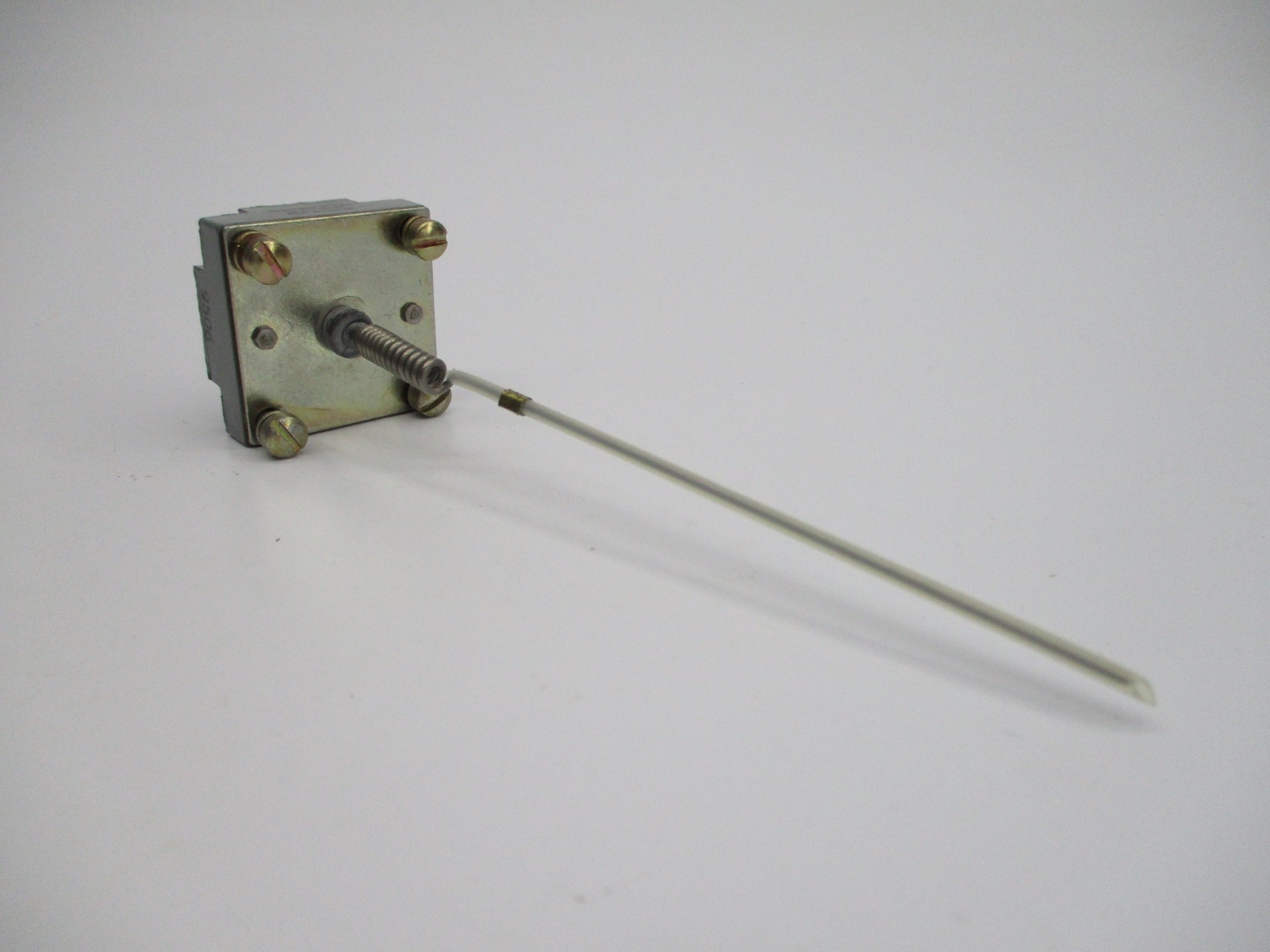 ALLEN BRADLEY 40146-126-53 (BK/YL) NSMP