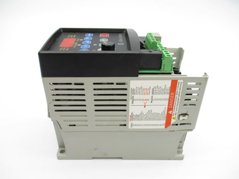 ALLEN BRADLEY 22A-B4P5N104 SER. A F/W 6.01 200-240V 5.2A (AS PICTURED) NSNP