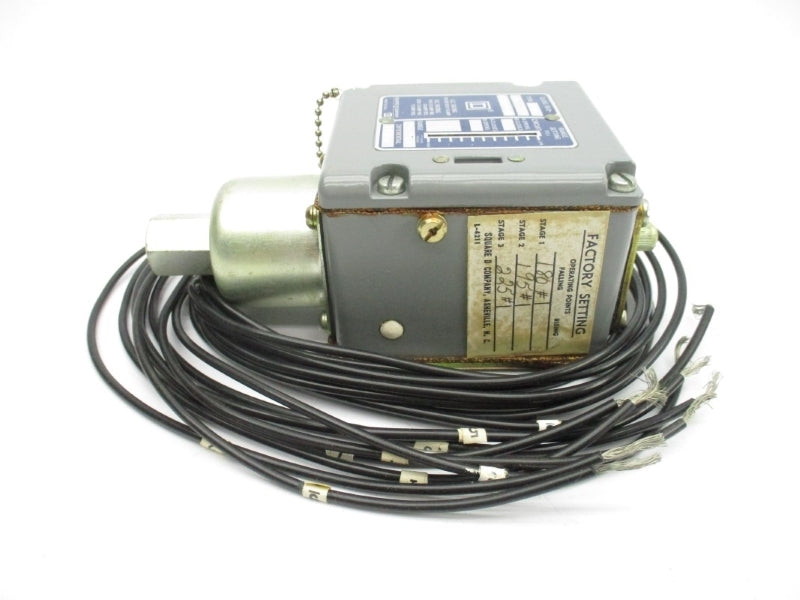 SQUARE D 9012ACW8-S16 SER. B 125/250VAC 10A 25-250PSI NSNP
