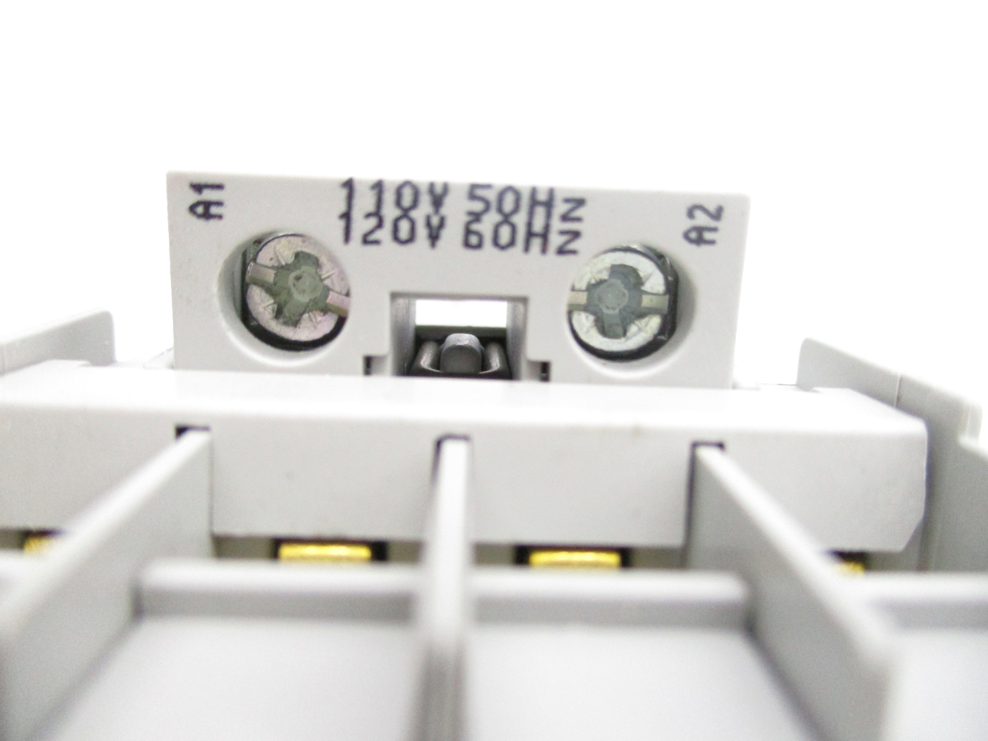 ALLEN BRADLEY 700-CF220 SER. A 110/120V 20A NSNP