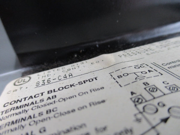 ALLEN BRADLEY 836-C4A SER. A 24-600V 30"VAC-45PSI (BR/WH) NSMP