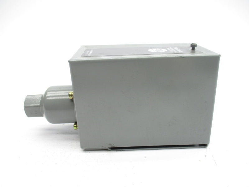 ALLEN BRADLEY 836-C4A SER. A 24-600V 30"VAC-45PSI NSNP