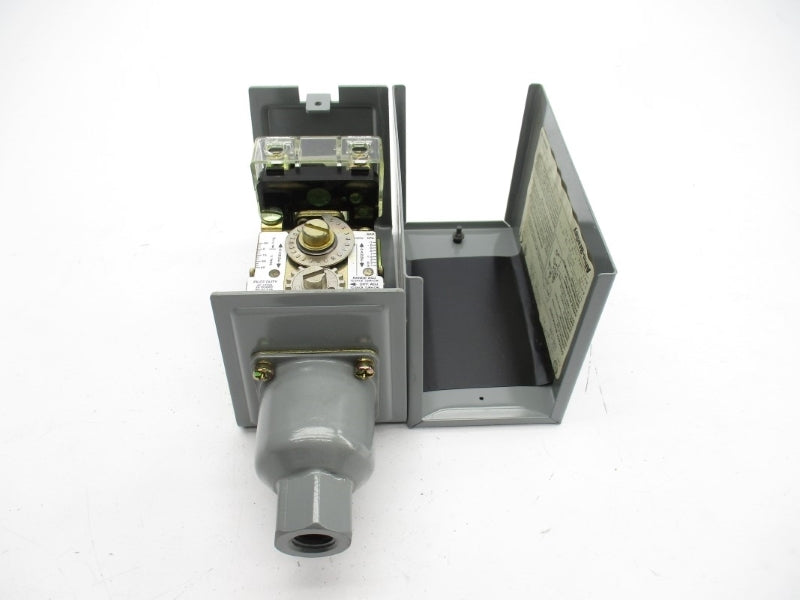 ALLEN BRADLEY 836-C4A SER. A 24-600V 30"VAC-45PSI NSNP