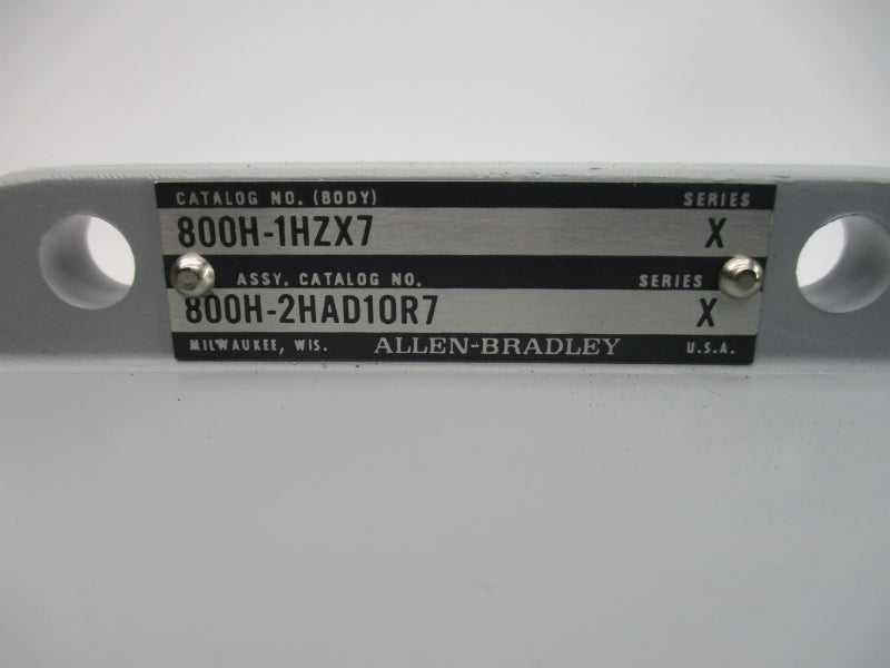 ALLEN BRADLEY 800H-2HAD10R7 SER. X 120VAC/DC (BR/WH) NSMP