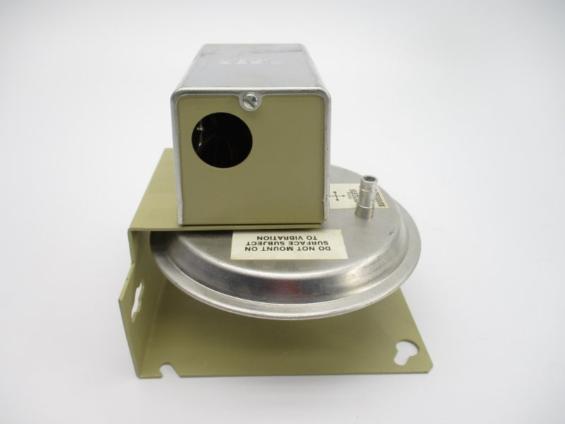 BARBER-COLMAN PF-305 9843 24VAC NSNP