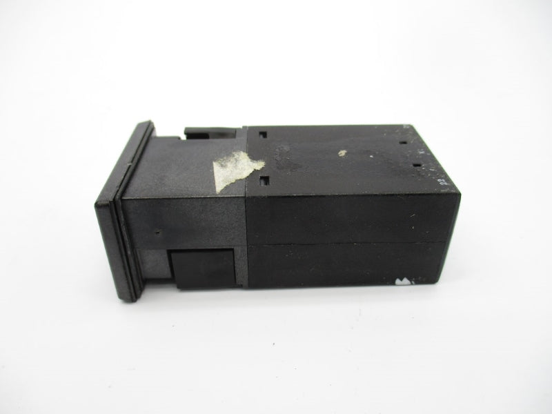 EAO 22-215.011 250VAC 10A (AS PICTURED) NSNP