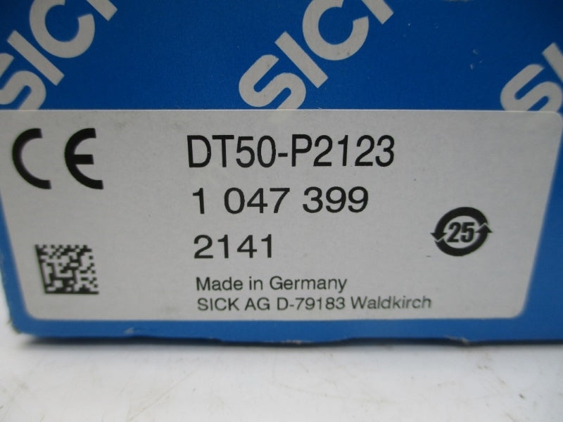 SICK DT50-P2123 1047399 10-30VDC NSMP