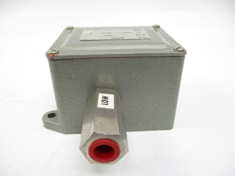 UNITED ELECTRIC CONTROLS J21KX 254 115/230VAC 15A 0-90PSI NSNP