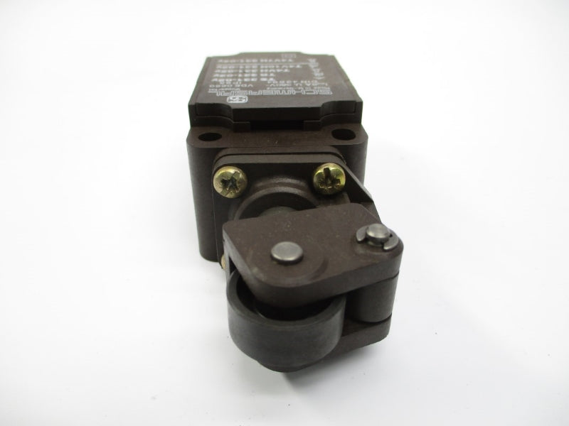 SCHMERSAL T4V7H331-02Y 380V 6A NSNP