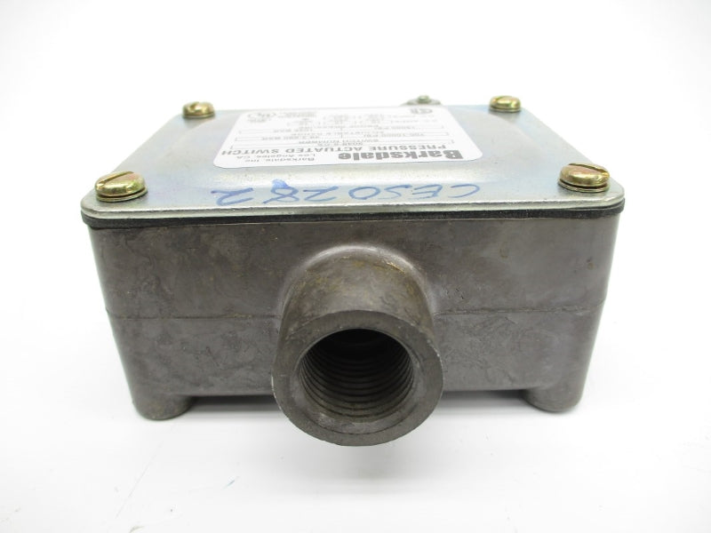 BARKSDALE 9048-6-CS 300VAC 10A 15000PSI NSNP
