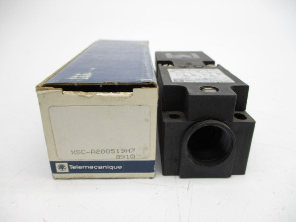 TELEMECANIQUE XSC-A200519H7 24-240VAC 0.5A NSMP