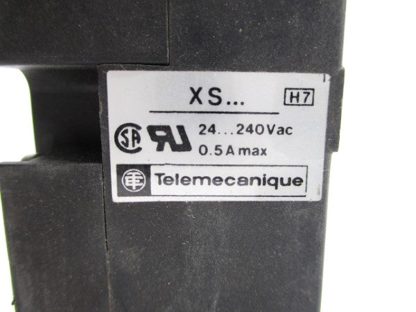 TELEMECANIQUE XSC-A200519H7 24-240VAC 0.5A NSMP