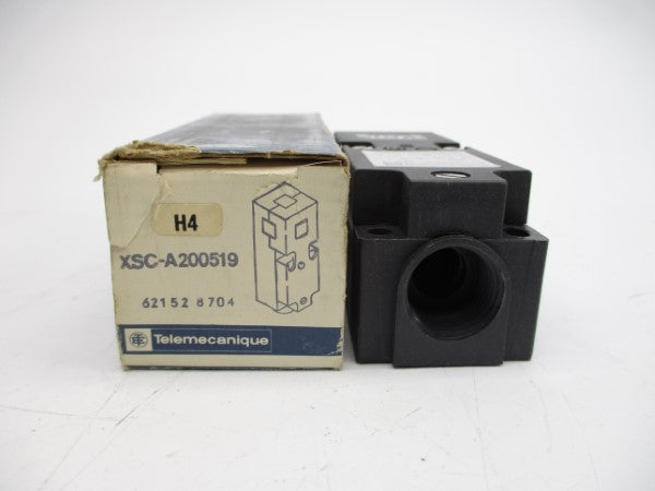 TELEMECANIQUE XSC-A200519 H4 24-240V NSMP