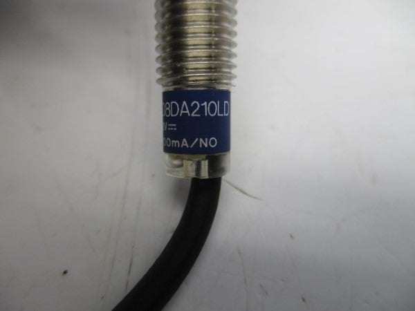 TELEMECANIQUE XS1M08DA210LD 12-48V NSNP