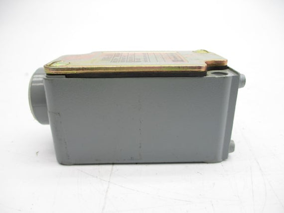TELEMECANIQUE XM2-JM 500V 10A NSNP