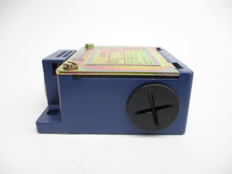 TELEMECANIQUE XCK-M 240VAC 3A NSNP