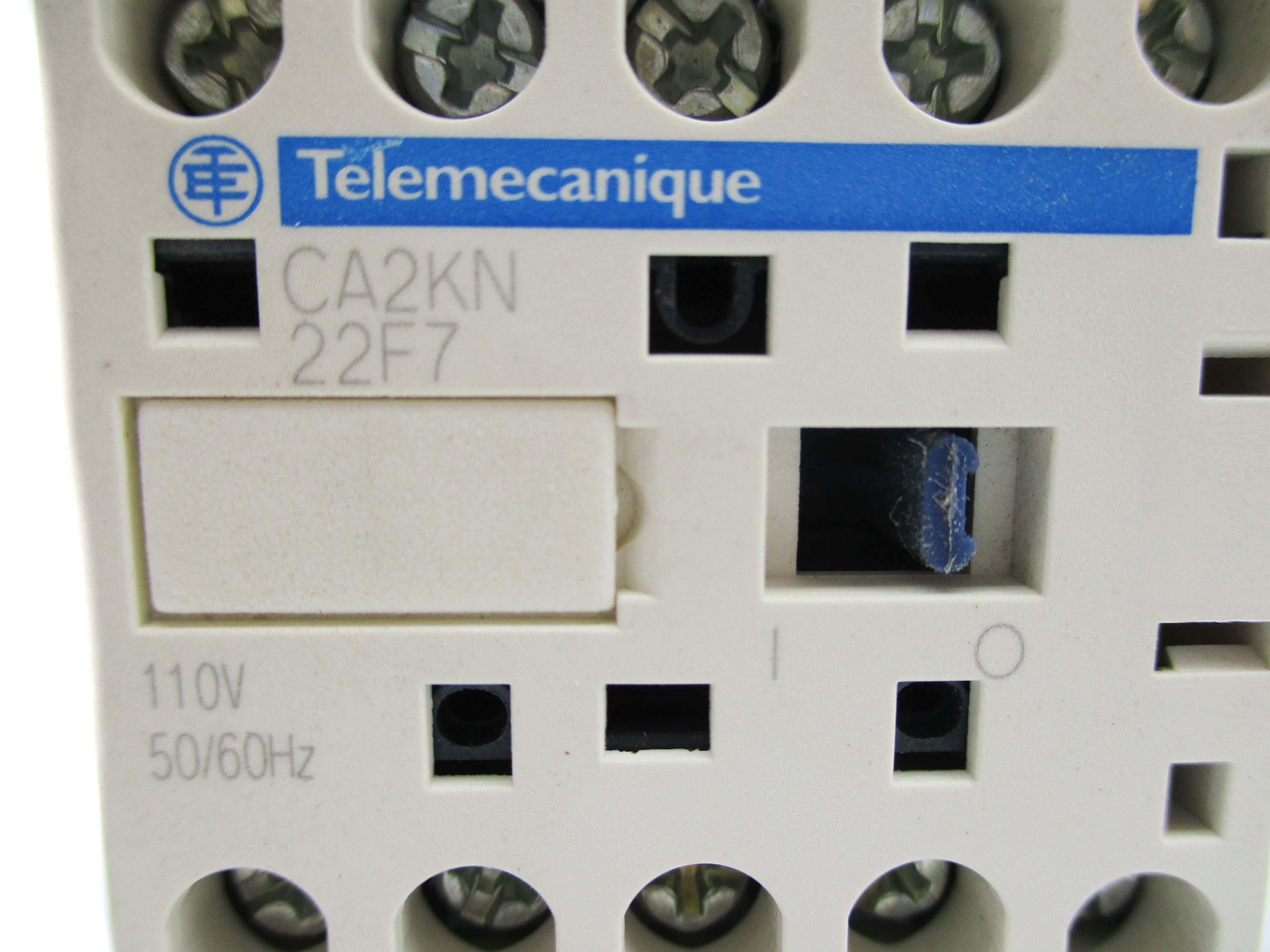 TELEMECANIQUE CA2KN22F7 110V NSNP