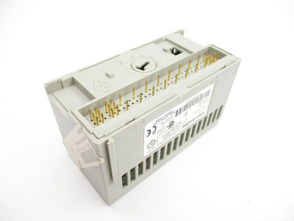 ALLEN BRADLEY 1794-OA16 SER. A 120VAC 4.0A NSNP
